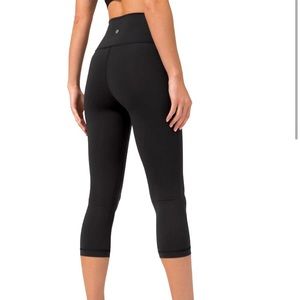 Lululemon Black Cropped Yoga Pants